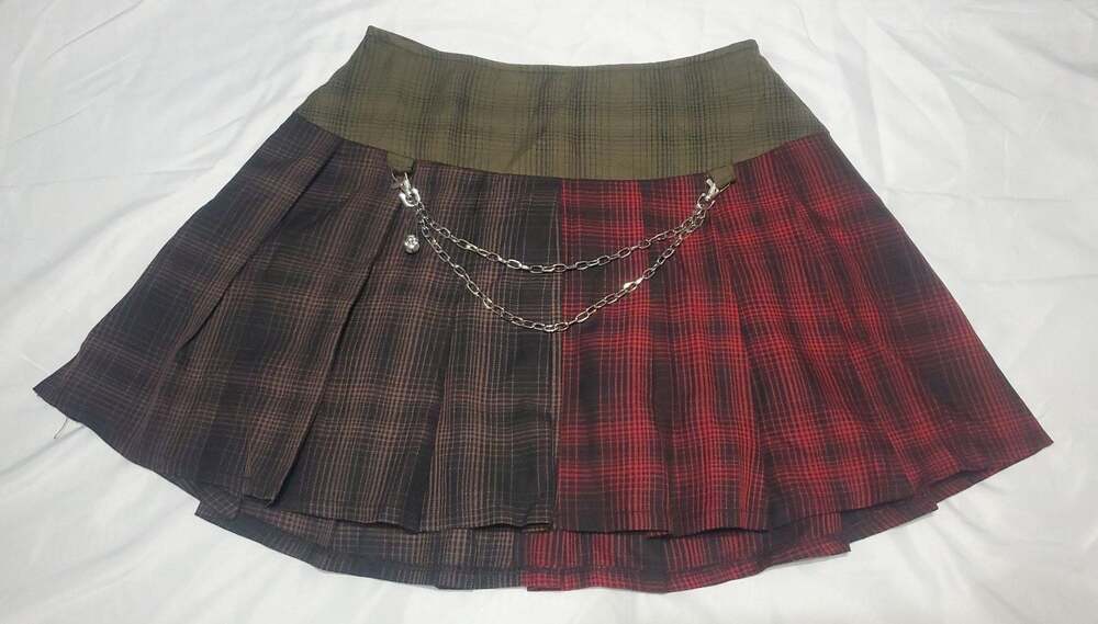 NWT Social Collision Split Plaid Pleated Skirt with Chain Size M